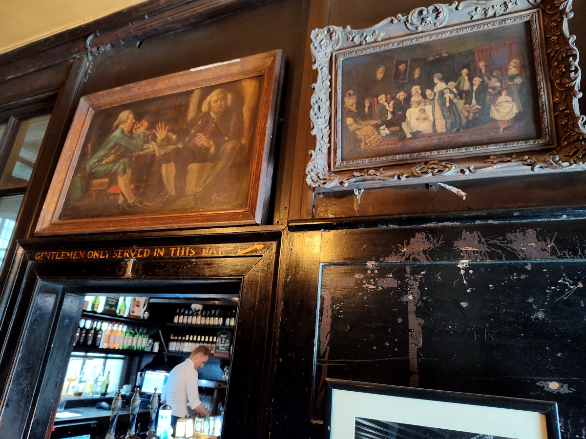 Ye Olde Cheshire Cheese pub