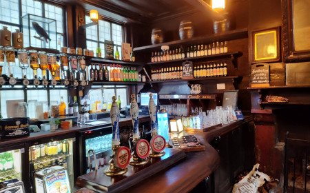 Ye Olde Cheshire Cheese pub